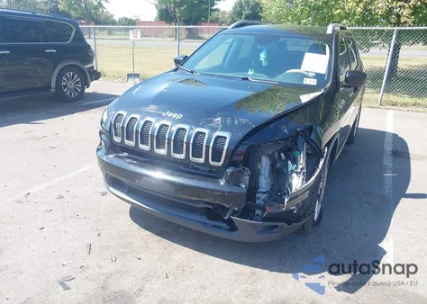 2017 Jeep Cherokee Latitude 4X4 z USA, uszkodzony, nr VIN 1C4PJMCS4HW646277